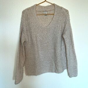 Women’s cream v neck sweater